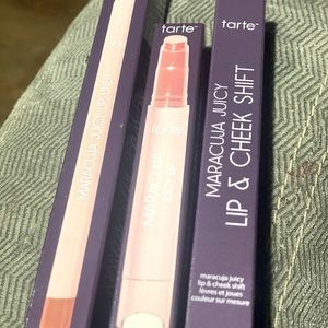 Maracuja tarte juicy lip and juicy lip liner comes with lip and cheek